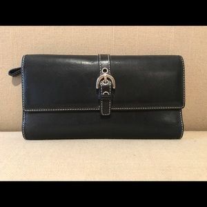 In great condition Coach wallet!